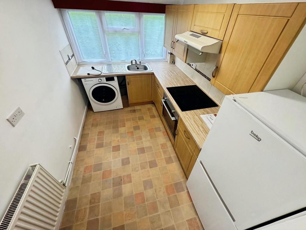 Kitchen (b)