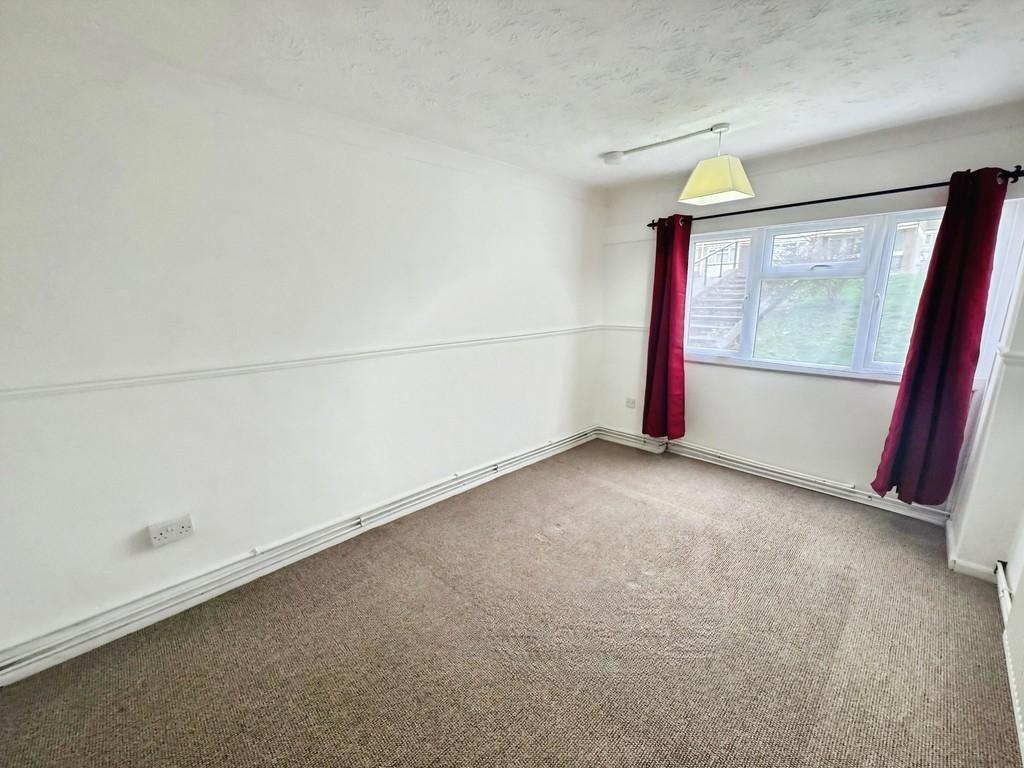 Bedroom (b)