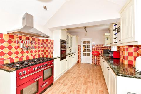 21 Hasborough Road, Folkestone, CT19 6BQ