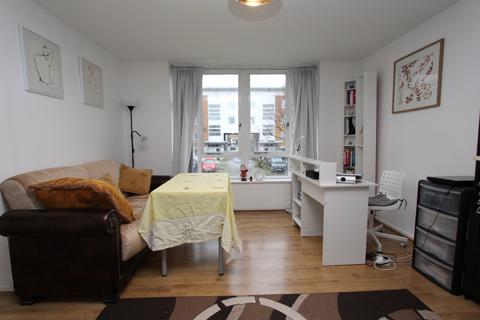 2 bedroom flat to rent - 39 ,Felixstowe Court, London, E16
