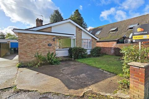 2 bedroom detached bungalow for sale, Main Road, Naphill, HP14 4QD - NO CHAIN!