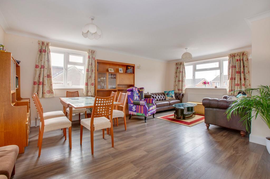 Southfield Drive, Hazlemere, HP15 7HB 3 bed detached bungalow for sale