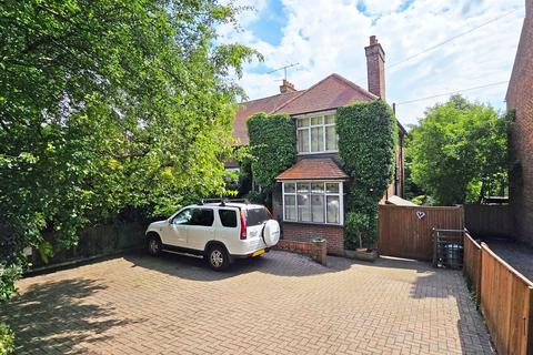 3 bedroom semi-detached house for sale, West Wycombe Road, High Wycombe, HP12 4AD