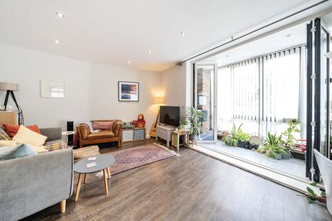 2 bedroom apartment for sale, Grange Road, London Bridge, London
