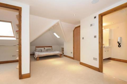 5 bedroom detached house to rent, Chartridge Lane, Chesham, HP5