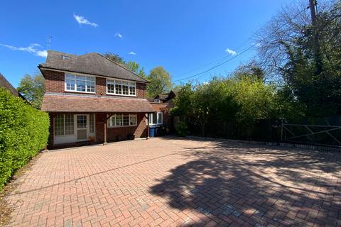 5 bedroom detached house to rent, Chartridge Lane, Chesham, HP5