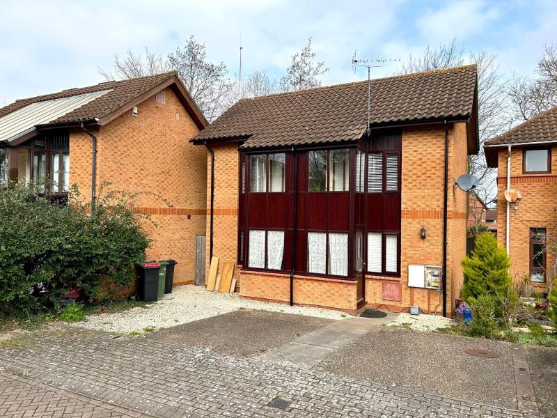 Cockerell Grove, Shenley Lodge 3 bed detached house to rent £1,650