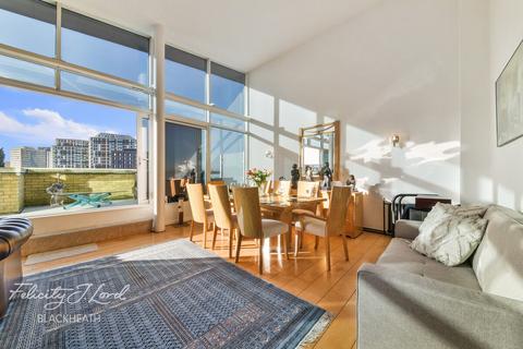 3 bedroom penthouse for sale, Hopton Road, London