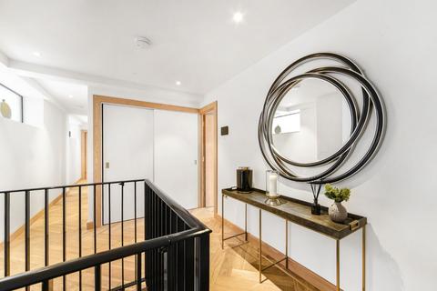 3 bedroom mews for sale - Baker Street, London W1U 6TL