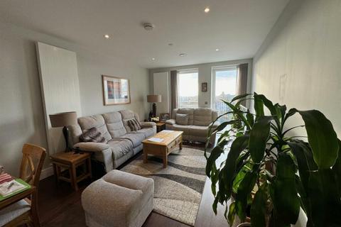 3 bedroom apartment for sale - Samuelson House, Merrick Road, Southall, UB2