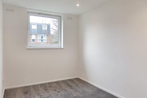 4 bedroom flat to rent, Rusholme Grove, London SE19