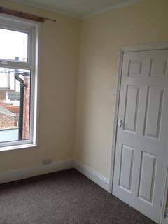 2 bedroom terraced house to rent, East Avenue, Coundon, Coundon