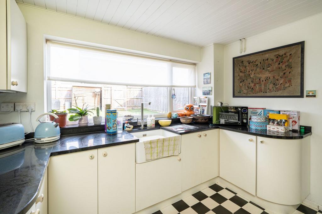 Farmers Close, Witney, OX28 3 bed link detached house for sale £365,000