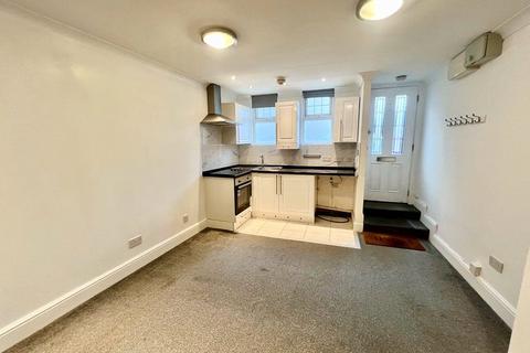 2 bedroom house for sale - Willenhall Road, Woolwich, London, SE18
