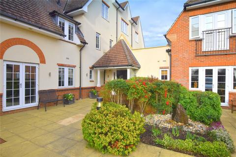 2 bedroom flat for sale, Between Streets, Cobham, KT11