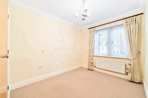 2 bedroom flat for sale, Between Streets, Cobham, KT11