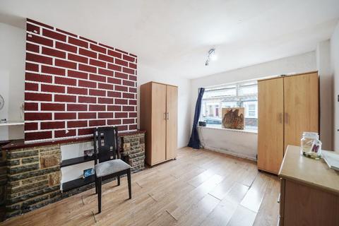 5 bedroom terraced house for sale, Vernon Road, Stratford, E15