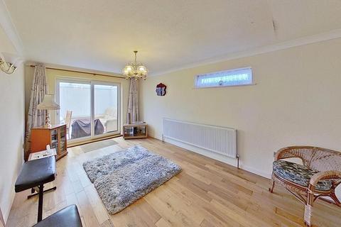 2 bedroom detached bungalow for sale, Wrentham Avenue, Herne Bay, CT6 7UU