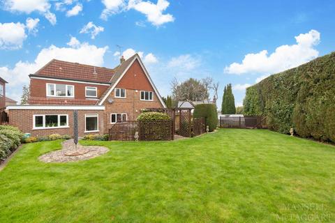 5 bedroom detached house for sale, Woods Hill Lane, East Grinstead RH19