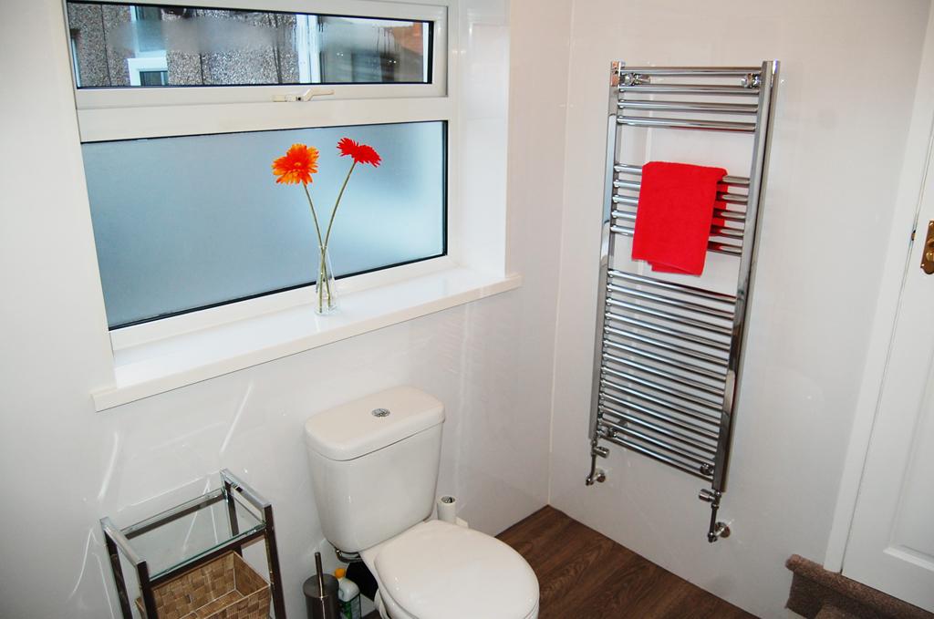 Room 2 En-suite 2