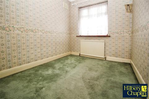 3 bedroom semi-detached house for sale, Wayside Avenue, Hornchurch, RM12