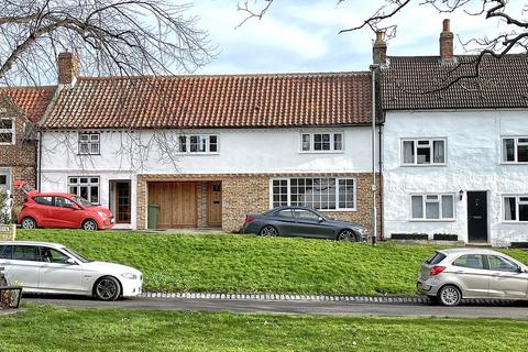 5 bedroom terraced house for sale, The Green, Egglescliffe