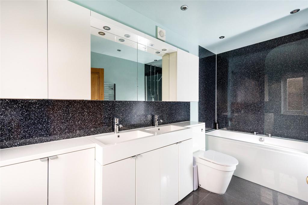 En Suite Bathroom