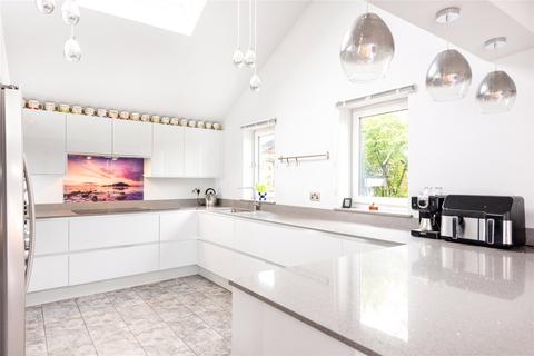 5 bedroom detached house for sale, Clifton Road, Newton Blossomville, Bedfordshire, MK43