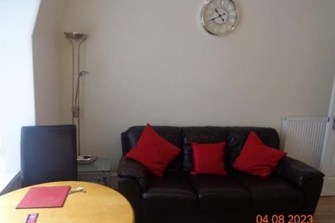 1 bedroom flat to rent, Balmoral Place, Aberdeen AB10