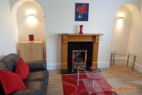 1 bedroom flat to rent, Balmoral Place, Aberdeen AB10