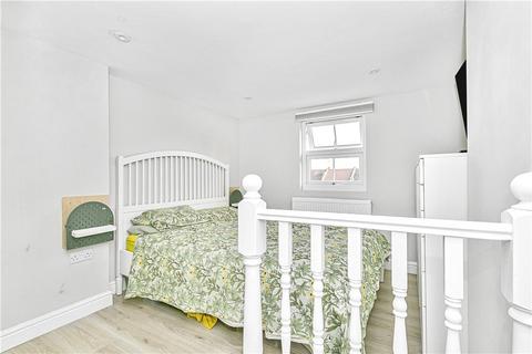 25 Orchard Road, Hounslow, TW4 5JW