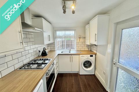 3 bedroom end of terrace house to rent, Torbay Drive, Stockport, SK2 6AB
