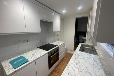 undefined, Winsdon Road, Luton, Bedfordshire, LU1 5JT