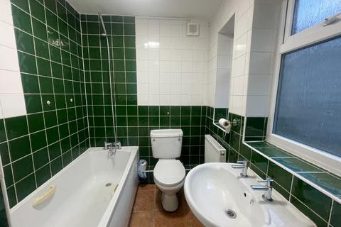 undefined, Winsdon Road, Luton, Bedfordshire, LU1 5JT
