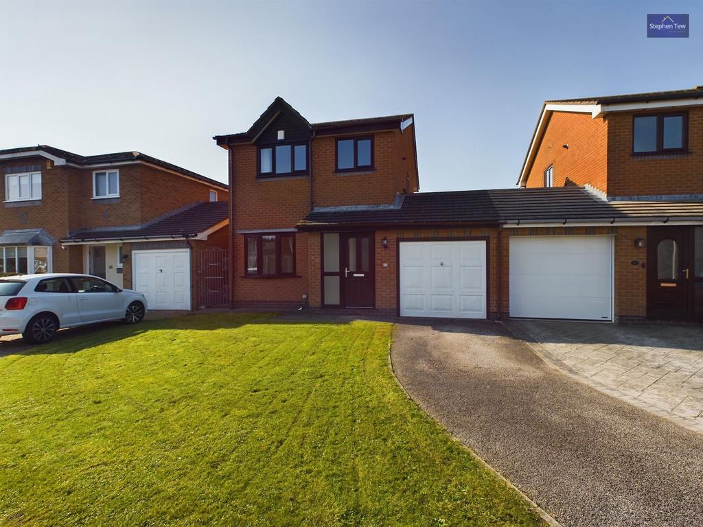 Askrigg Close, Blackpool, FY4 3 bed link detached house £230,000