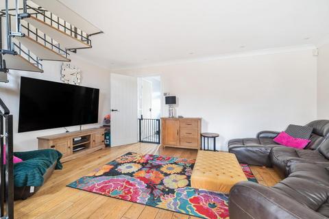 7 Hazel Close, Croydon, CR0 8YU