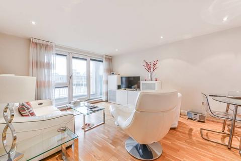 2 bedroom flat for sale - Oyster Wharf, Lombard Road, Battersea Square, London, SW11