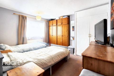 15 Dacre Crescent, Aveley, South Ockendon, RM15 4TP