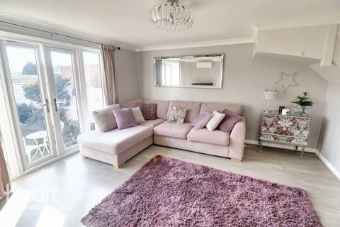 120 Mill Lane, Romford, RM6 6RS