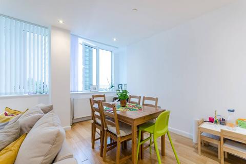 2 bedroom flat to rent, Lansdowne Road, Croydon, CR0