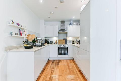 2 bedroom flat to rent, Lansdowne Road, Croydon, CR0