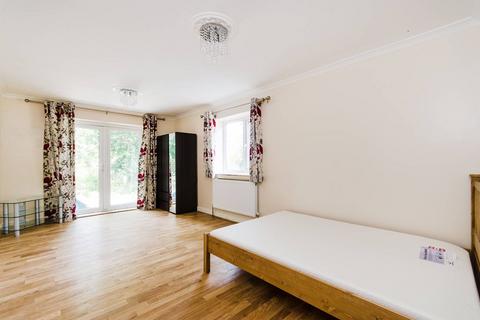 3 bedroom flat to rent, Bessborough Road, Harrow, HA1