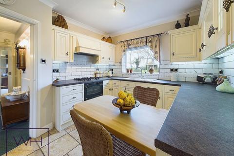 4 bedroom detached bungalow for sale, Main Street, Doncaster DN5