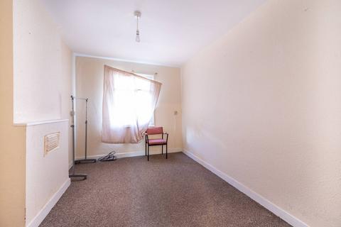 17 Keogh Road, London, E15 4NR
