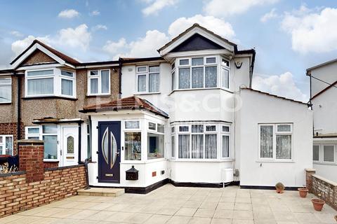 4 bedroom semi-detached house for sale, Stanmore, Middlesex HA7