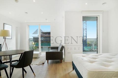 Studio to rent, Silverleaf House, Heartwood Boulevard, W3