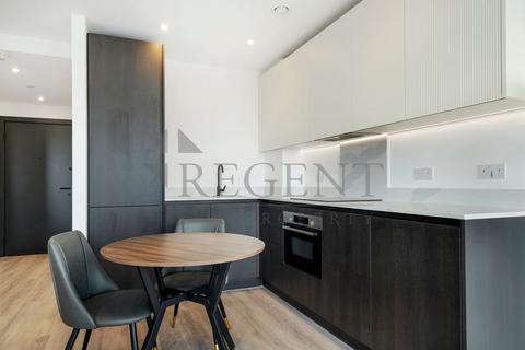 Studio to rent, Silverleaf House, Heartwood Boulevard, W3