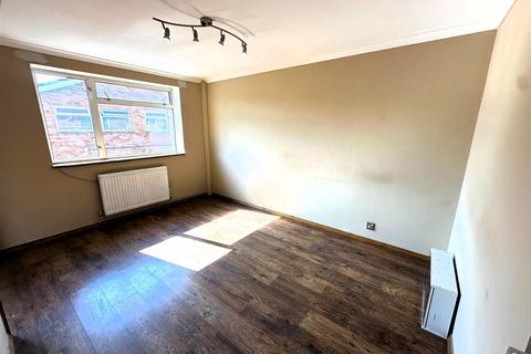 26 Peninsular Close, Feltham, TW14 9SS