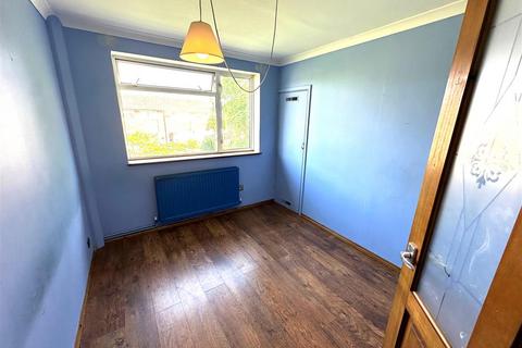 26 Peninsular Close, Feltham, TW14 9SS