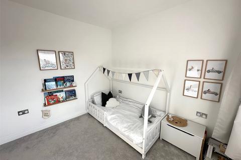 29 Thatch Leach, Chadderton, Oldham, OL9 9QX